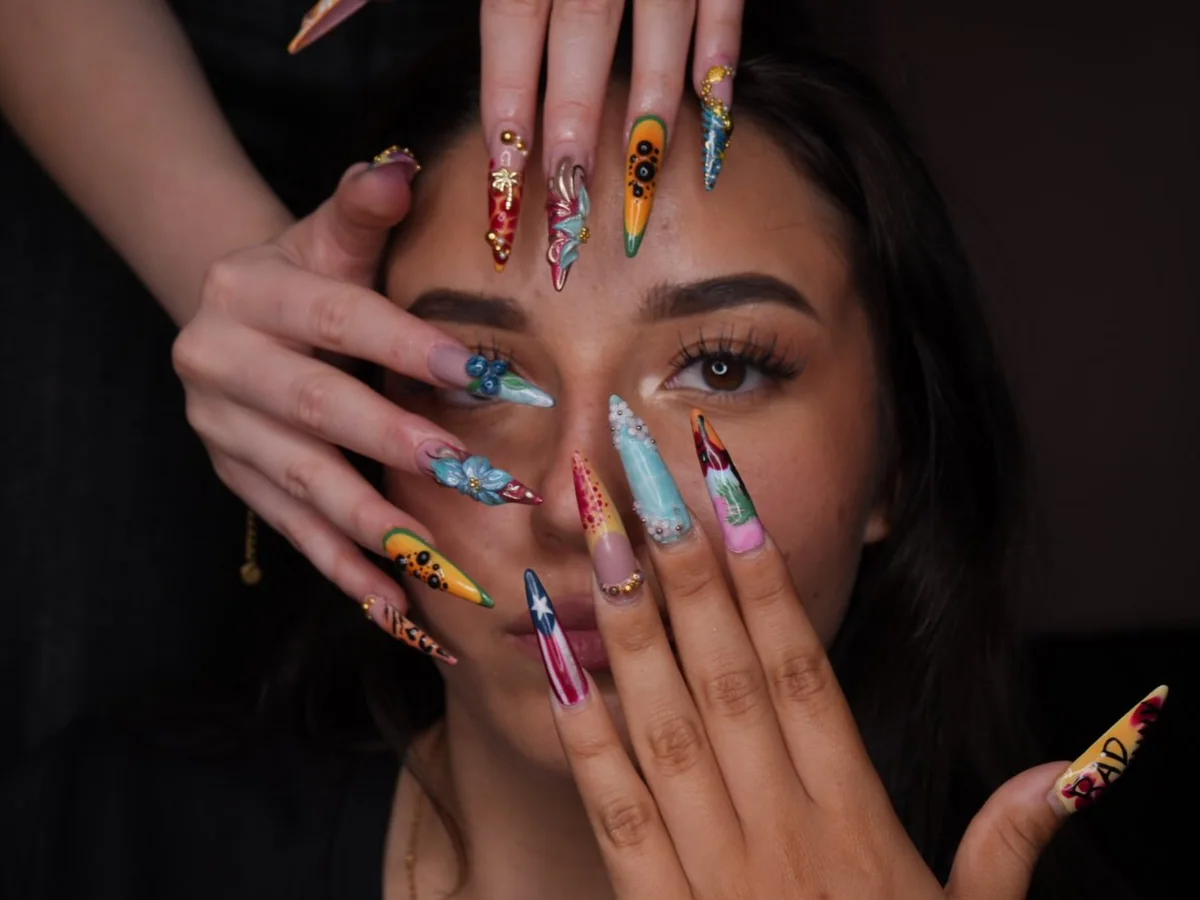 Kreatives Nageldesign und Porträt aus dem TZR Studio in Dresden